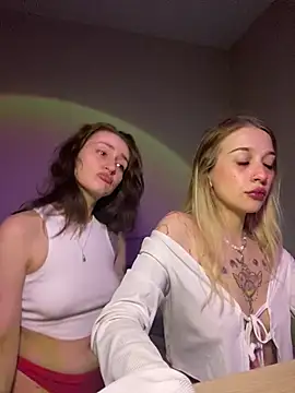 Snapshot of Dooubletroublee chatting on 03.05.25 Dooubletroublee online show from 03.05.25