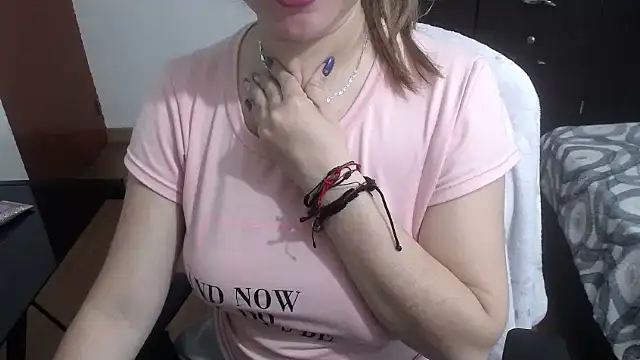 Luna girlhot  online show from 02.08.25