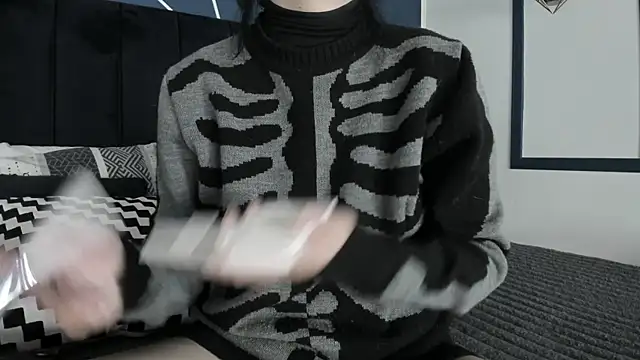 Adeelinee online show from 02.13.25