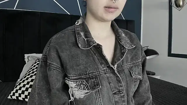 Adeelinee online show from 03.08.25