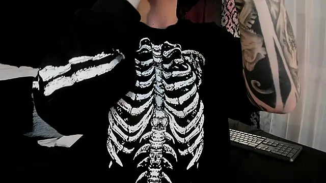 Adeelinee online show from 09.12.25