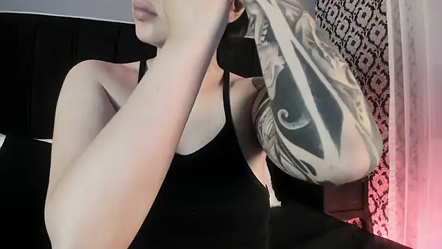 Adeelinee online show from 02.21.26