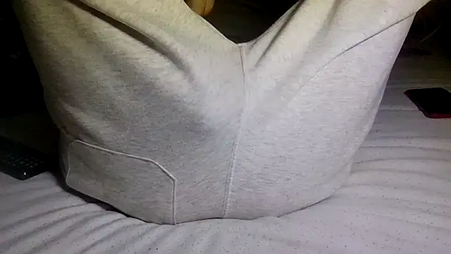 Snapshot of VersGuy24 chatting on 02.25.26 VersGuy24 online show from 02.25.26