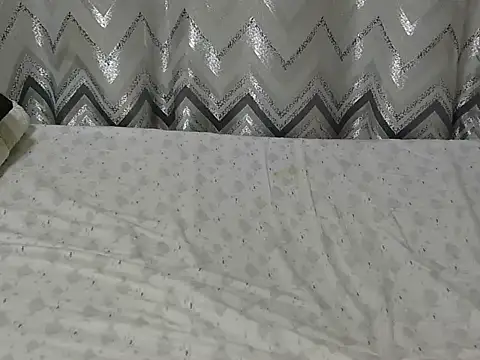 Snapshot of banitah chatting on 11.20.25 banitah online show from 11.20.25