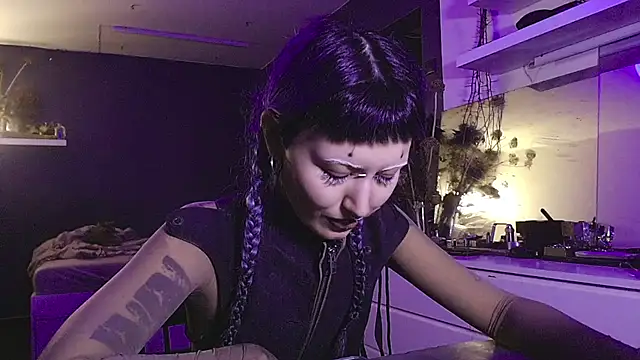 god x girl online show from 12.20.24