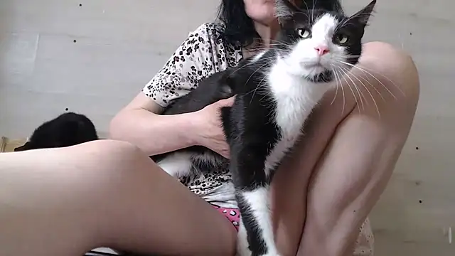 Snapshot of CRISTIINA37 chatting on 04.12.26 CRISTIINA37 online show from 04.12.26