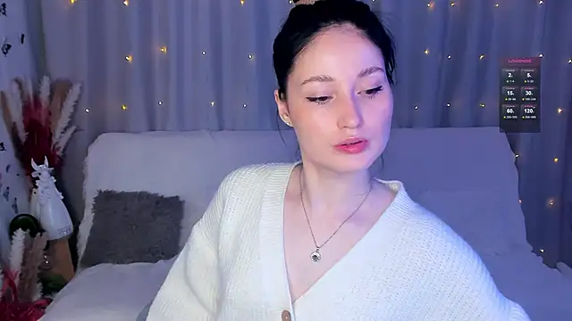 LisaMooore online show from 02.25.25