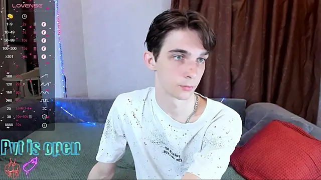 Snapshot of Aaron_Boom chatting on 05.26.26 Aaron Boom online show from 05.26.26