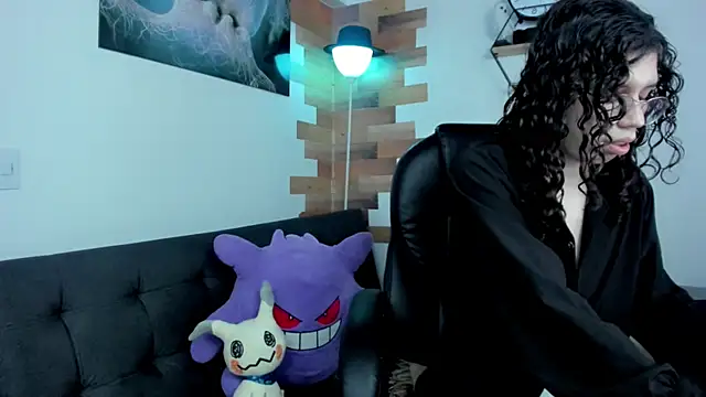 Snapshot of Angel_Dust18 chatting on 12.16.24 Angel Dust18 online show from 12.16.24