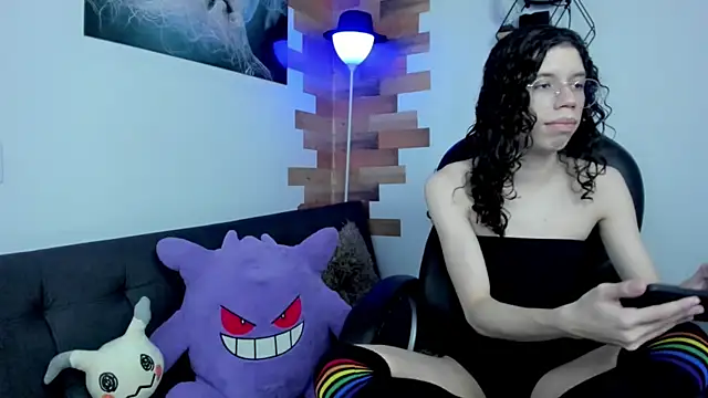 Snapshot of Angel_Dust18 chatting on 12.17.24 Angel Dust18 online show from 12.17.24