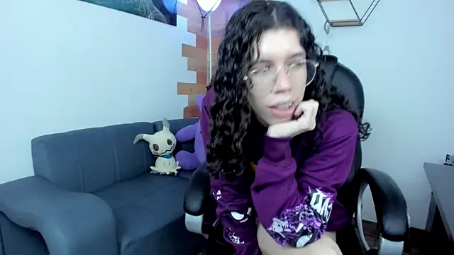 Snapshot of Angel_Dust18 chatting on 01.28.25 Angel Dust18 online show from 01.28.25