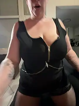 Snapshot of darkmoonsubmissive chatting on 06.29.26 darkmoonsubmissive online show from 06.29.26