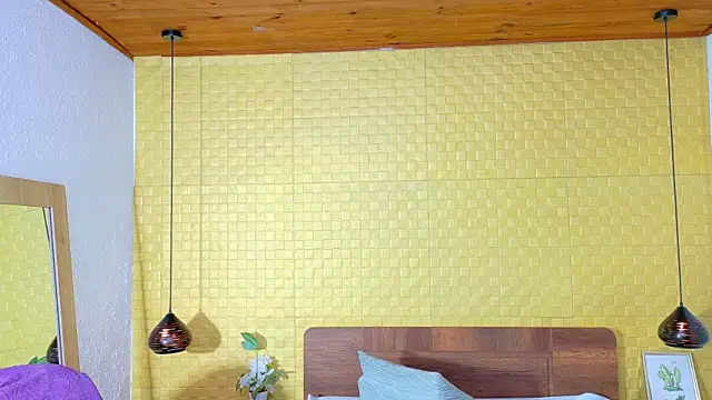 Squirter pussybomb online show from 12.12.24