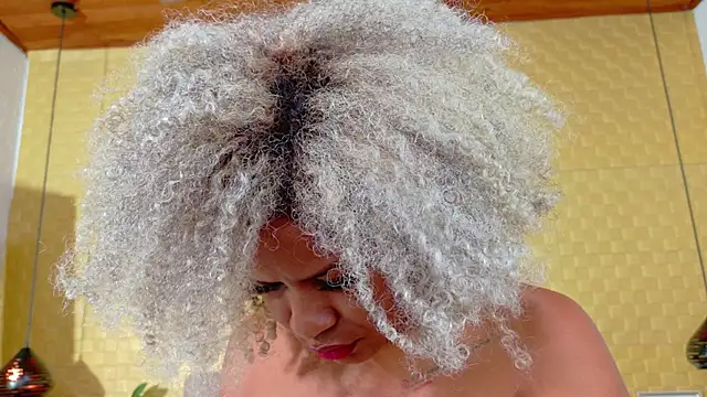 Squirter pussybomb online show from 01.18.25