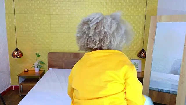 Squirter pussybomb online show from 02.18.25