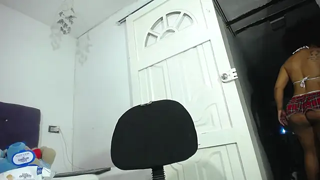 Squirter pussybomb online show from 05.28.26