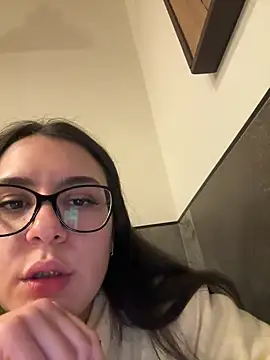 Its Jade online show from 02.04.25