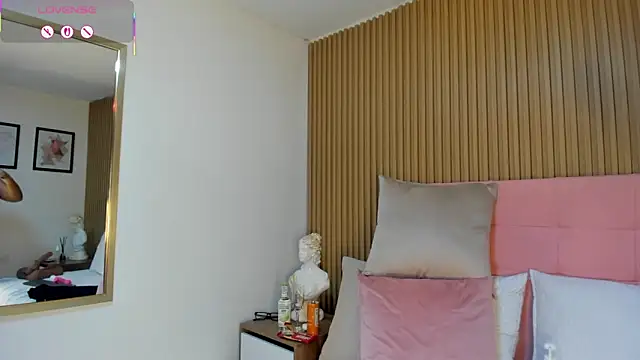 Dakota diaz  online show from 03.16.25