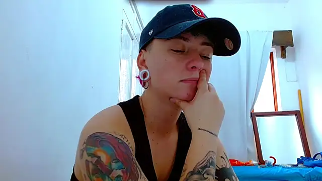 tomboyblue online show from 11.21.25