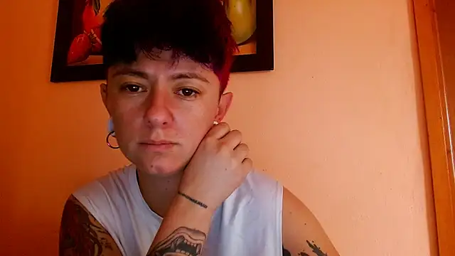 Snapshot of tomboyblue chatting on 06.19.26 tomboyblue online show from 06.19.26