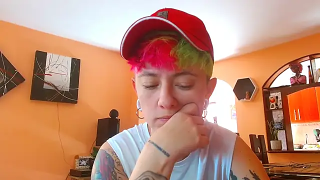 Snapshot of tomboyblue chatting on 07.13.26 tomboyblue online show from 07.13.26