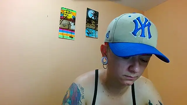 Snapshot of tomboyblue chatting on 07.14.26 tomboyblue online show from 07.14.26