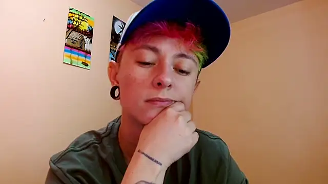 Snapshot of tomboyblue chatting on 07.17.26 tomboyblue online show from 07.17.26