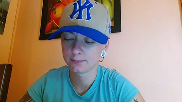 Snapshot of tomboyblue chatting on 07.22.26 tomboyblue online show from 07.22.26