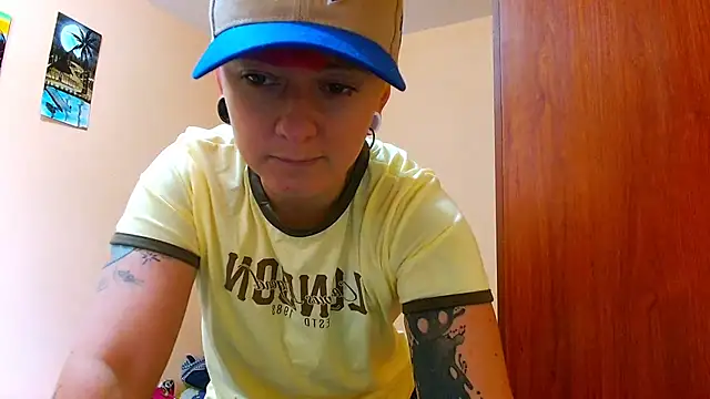 Snapshot of tomboyblue chatting on 07.23.26 tomboyblue online show from 07.23.26