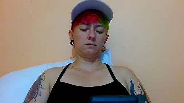 Snapshot of tomboyblue chatting on 07.27.26 tomboyblue online show from 07.27.26