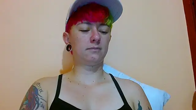 Snapshot of tomboyblue chatting on 07.27.26 tomboyblue online show from 07.27.26