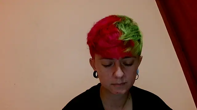 Snapshot of tomboyblue chatting on 07.28.26 tomboyblue online show from 07.28.26