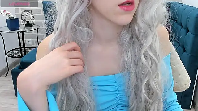 VanillaKelly online show from 11.13.25