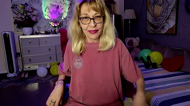 HornyMilf 555 online show from 02.17.26