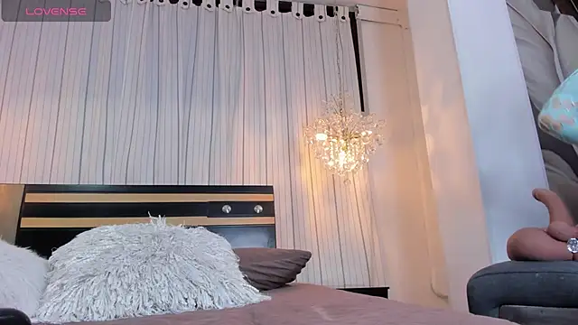 DahianaLincoln online show from 01.23.25