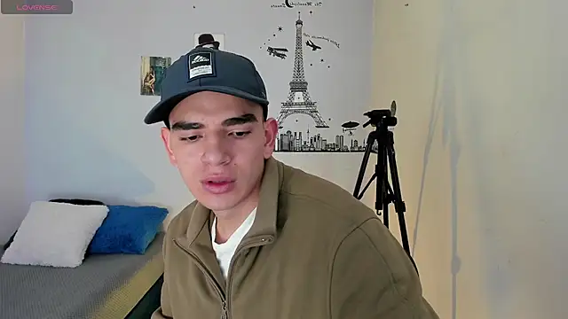 Snapshot of Ares_Johnson chatting on 12.27.24 Ares Johnson online show from 12.27.24
