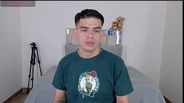 Snapshot of Ares_Johnson chatting on 06.15.26 Ares Johnson online show from 06.15.26
