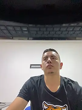 DanielGomez9 online show from 12.17.24