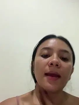 Snapshot of anny_vittar chatting on 02.28.25 anny vittar online show from 02.28.25