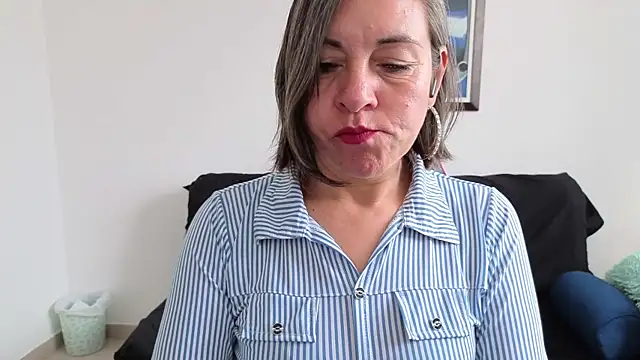 Lady breaks hearts online show from 01.15.26