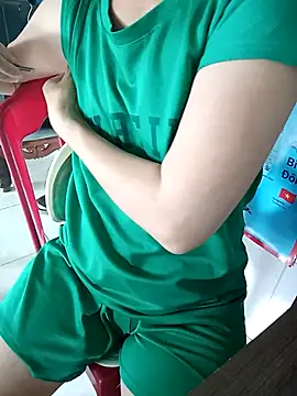 Snapshot of Lyly_sexy2k chatting on 09.18.25 Lyly sexy2k online show from 09.18.25