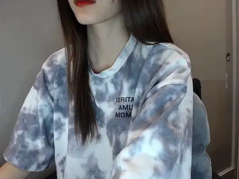 LiDonnaa online show from 12.04.25