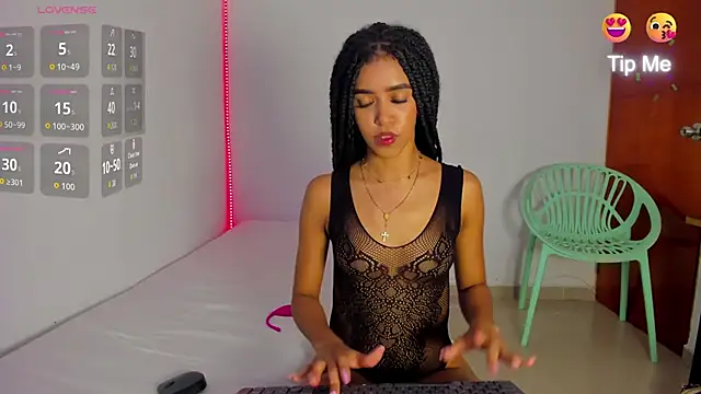 Lorena Hawkins online show from 09.23.25