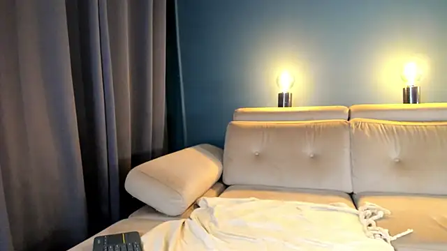 Snapshot of Project-Raven chatting on 09.12.25 Project-Raven online show from 09.12.25