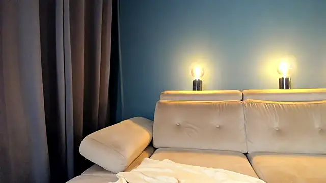 Snapshot of Project-Raven chatting on 09.13.25 Project-Raven online show from 09.13.25