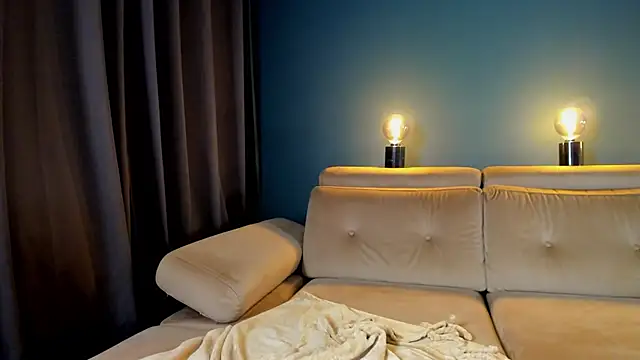 Snapshot of Project-Raven chatting on 10.13.25 Project-Raven online show from 10.13.25