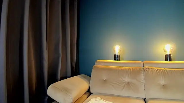 Snapshot of Project-Raven chatting on 11.04.25 Project-Raven online show from 11.04.25