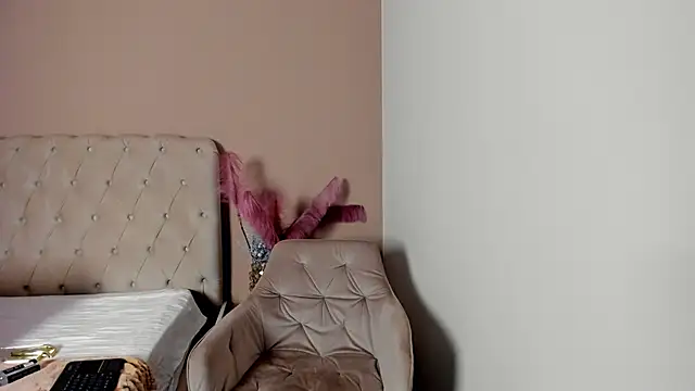 Snapshot of Project-Raven chatting on 12.14.25 Project-Raven online show from 12.14.25