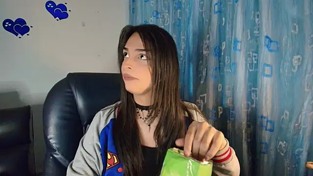 Snapshot of Dollbehavior_ chatting on 11.13.25 Dollbehavior online show from 11.13.25