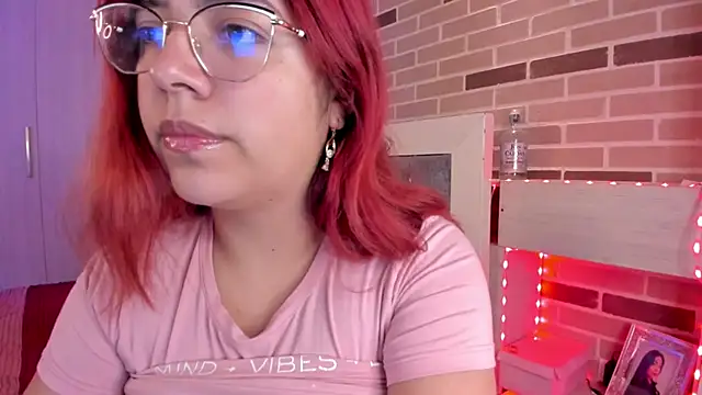 Rousse Collinss online show from 12.12.24